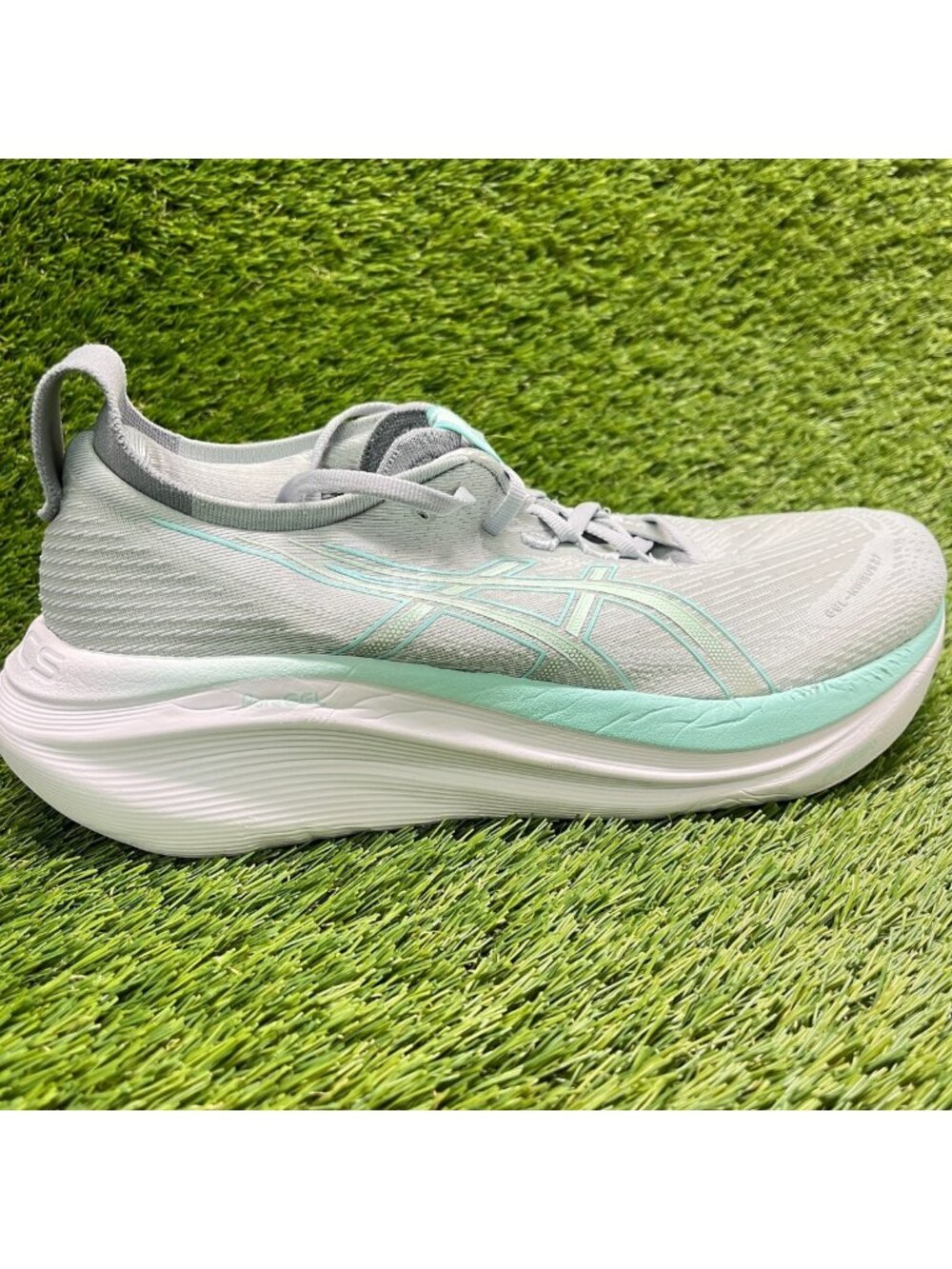 Asics Gel-Kayano 27 Womens Size 11 Gray White Athletic Running Shoes Sneakers